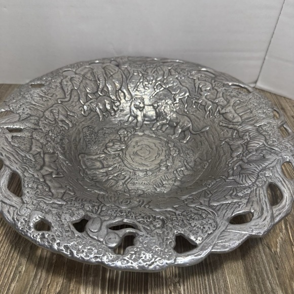 Arthur Court Designs  14" Aluminum Salad Bowl/Fruit Bowl Round.  Safari Animals - Picture 1 of 8